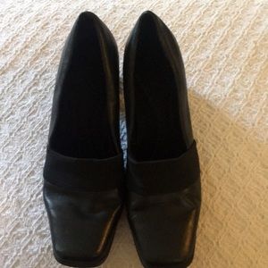 Women’s dress shoes
